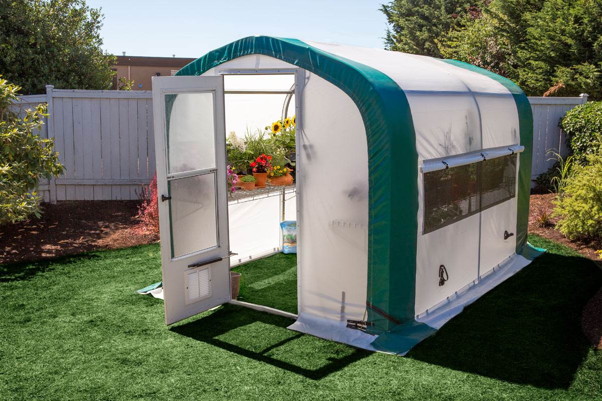 The Benefits of Backyard Greenhouses